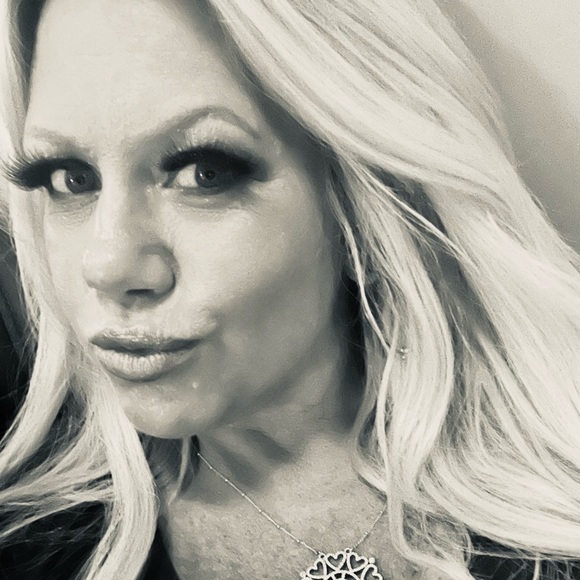 Meet your Posher, Sam - Picture 2 of 2